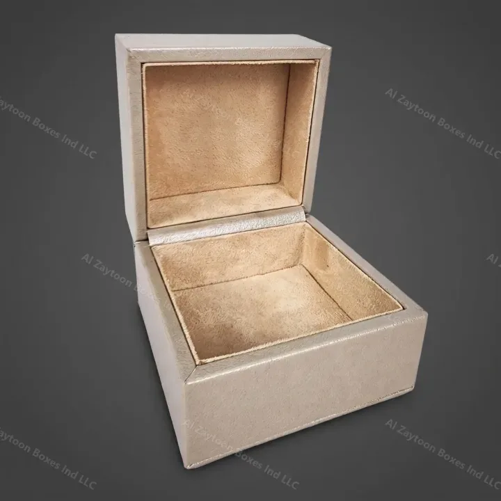 Pearl leatherette jewellery box with suede lining